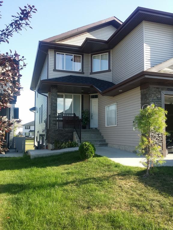 Two Bedroom Lower Suite Fort Saskatchewan Exterior photo